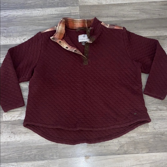 💛 Legendary Whitetails Red Quilted Sweatshirt with Zip Collar - Picture 1 of 2
